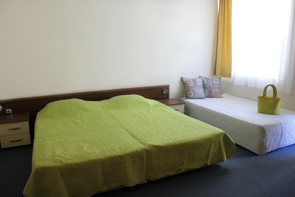 Family Hotel Electra Pomorie Room photo